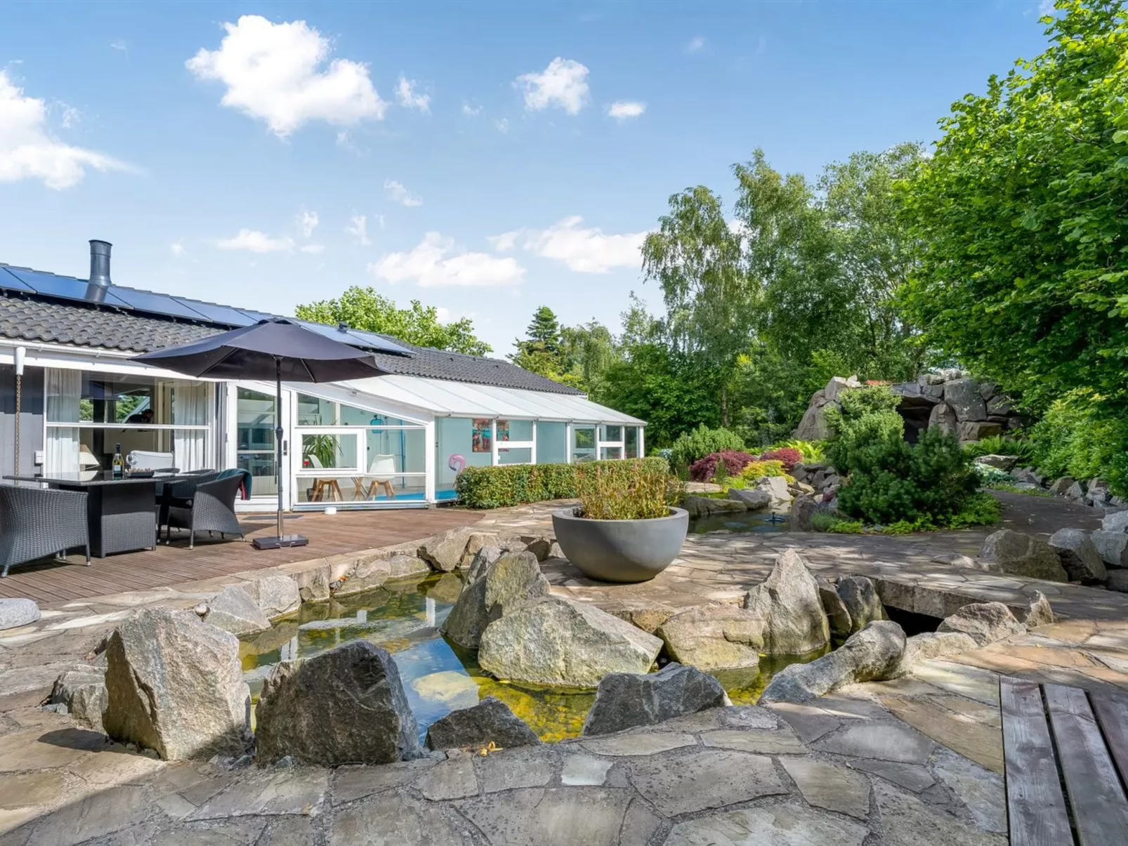 "Ellie" - 700m from the sea