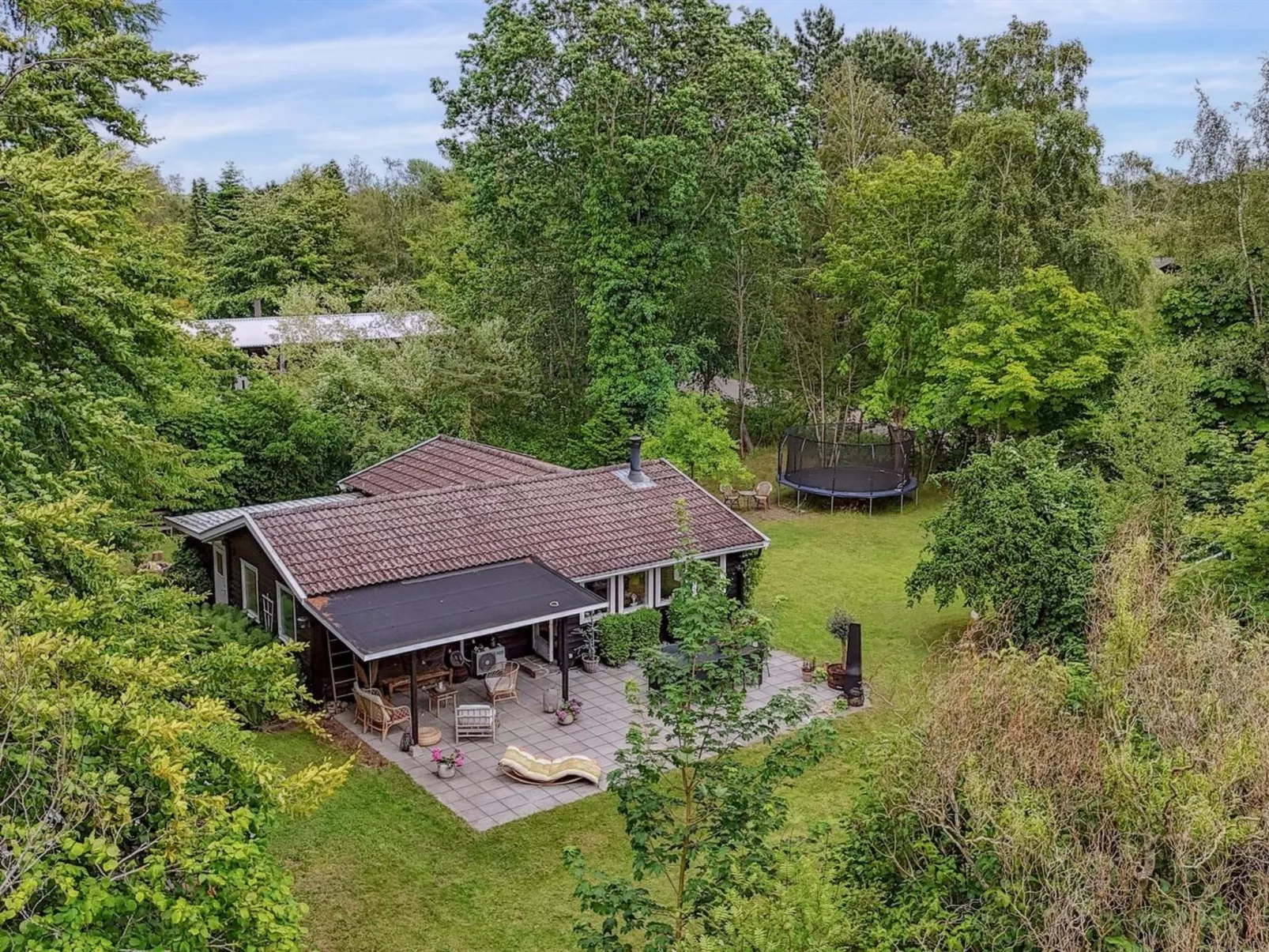 "Eida" - 1.7km from the sea