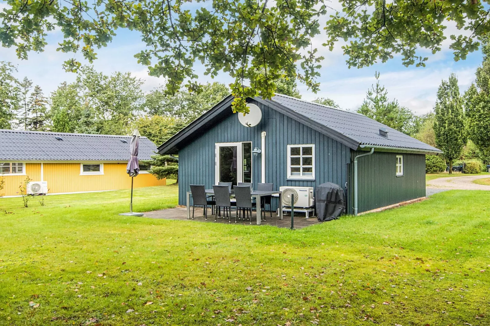 6 person holiday home in Hovborg