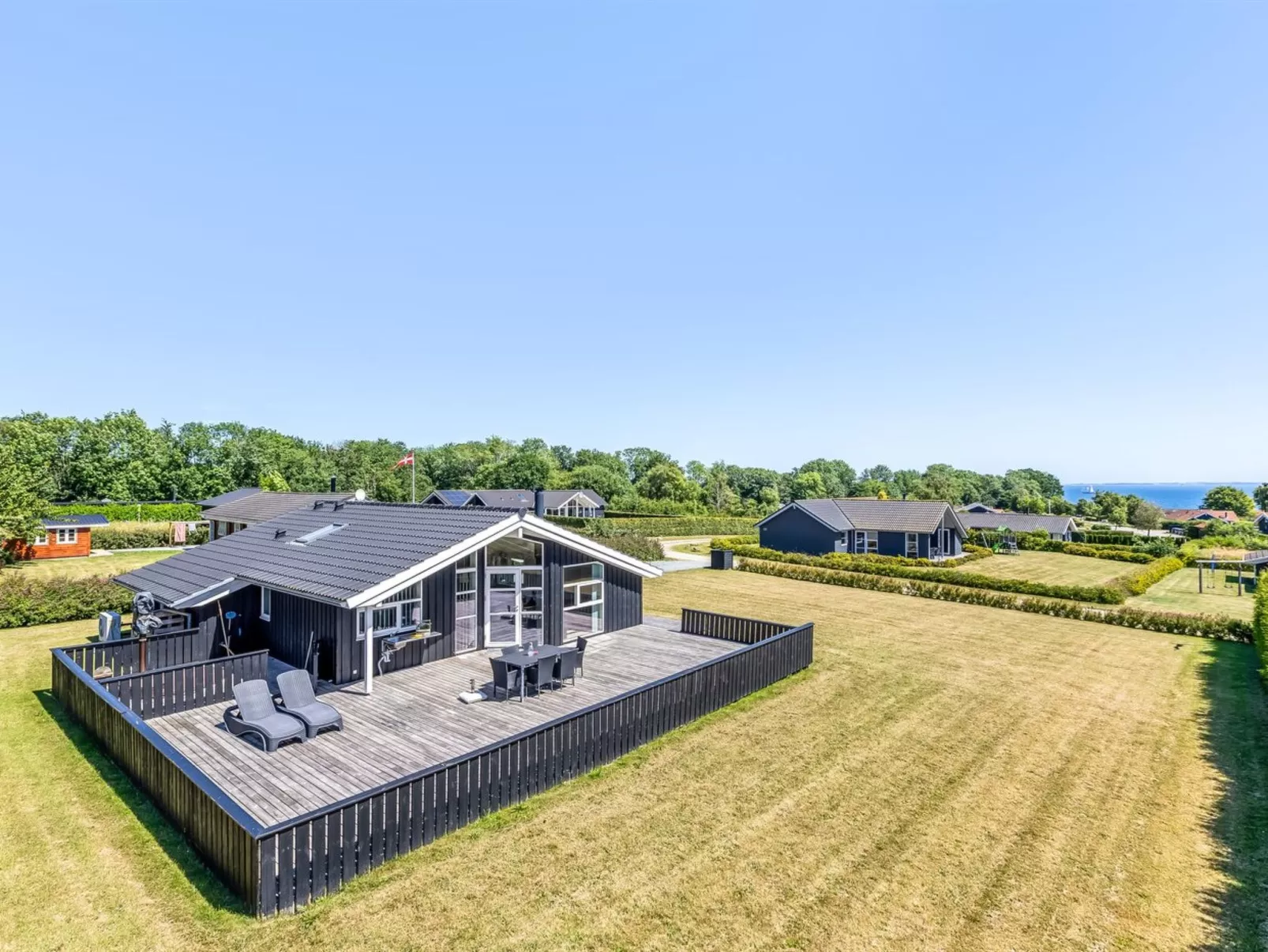 "Ariadne" - 400m from the sea