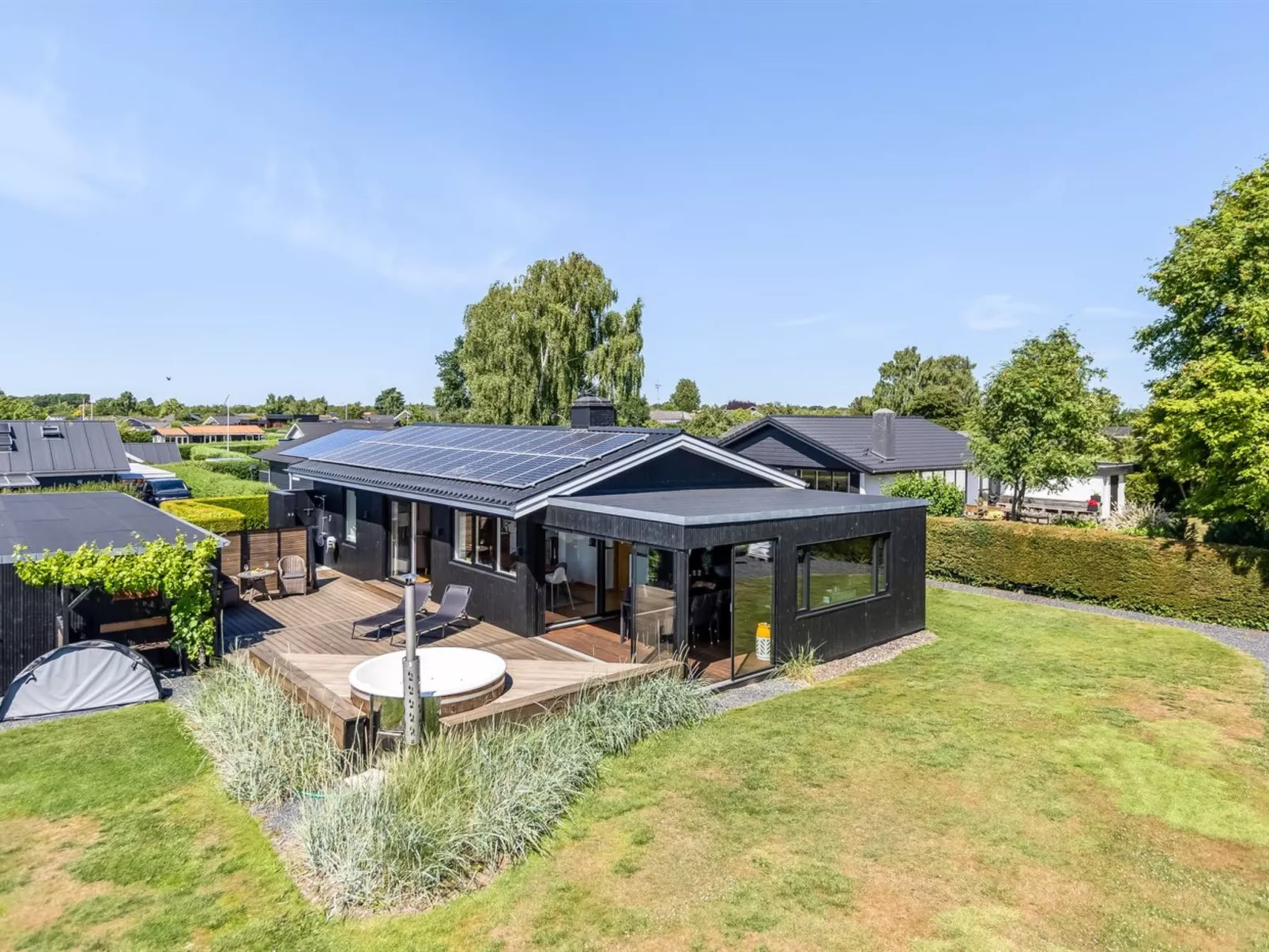 "Tecumseh" - 300m from the sea