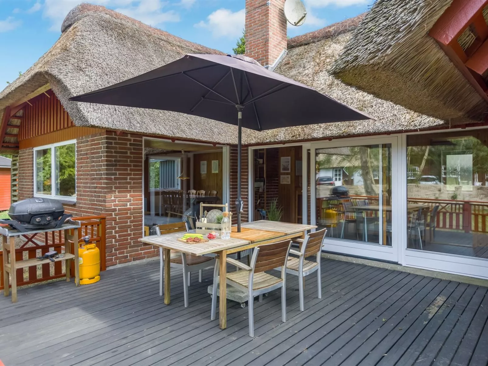 "Menard" - 1.2km from the sea