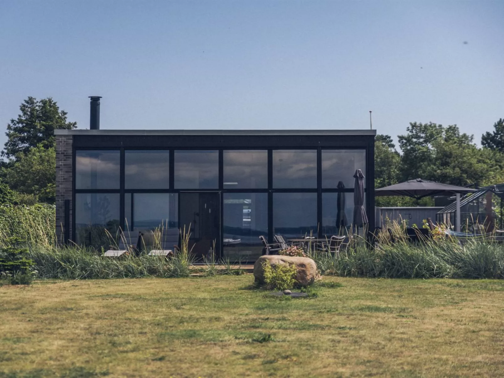 "Bondi" - 75m from the sea