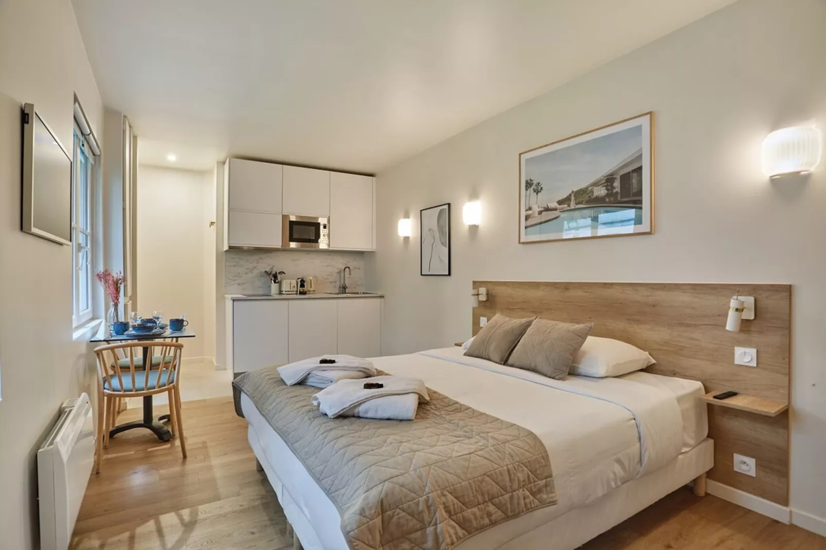 CHARLES19 STUDIO NEW