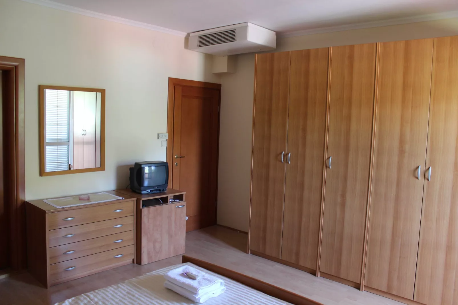 Guest House Villa Anggela - Triple room with Balcony and Garden View (Br.5)