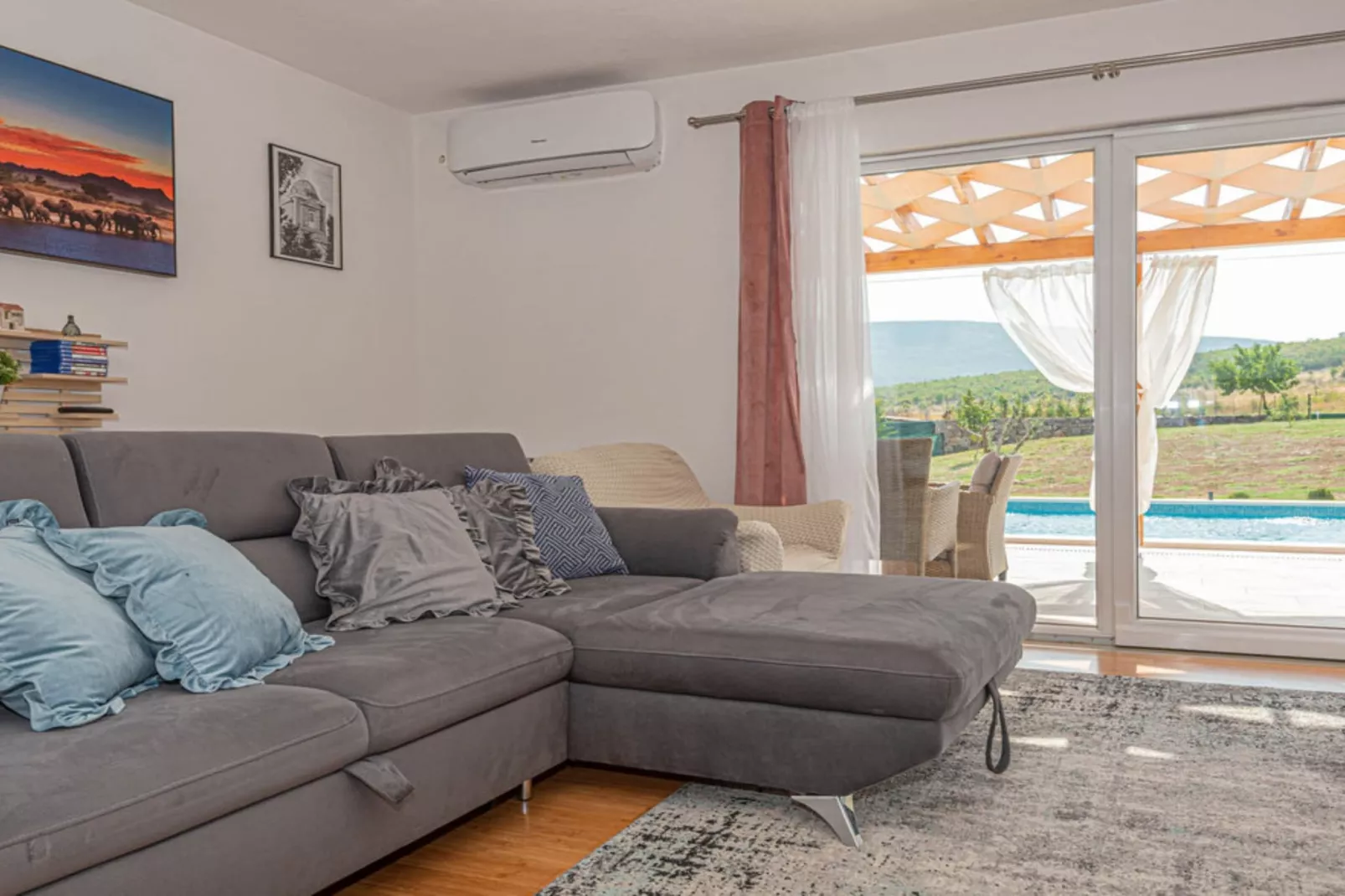 Villa Maria with Outdoor Pool - Five Bedroom Villa with Outdoor Pool