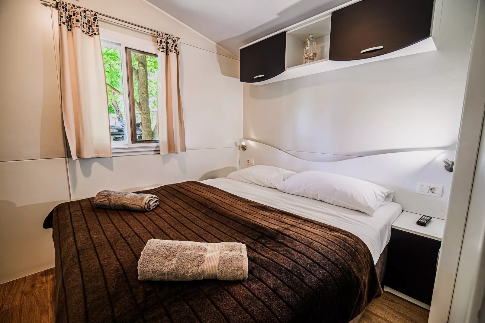 Waterside Retreat Mobile Homes with Thermal Riviera Tickets - Three Bedroom Mobile Home with Lake View  (owner 3)