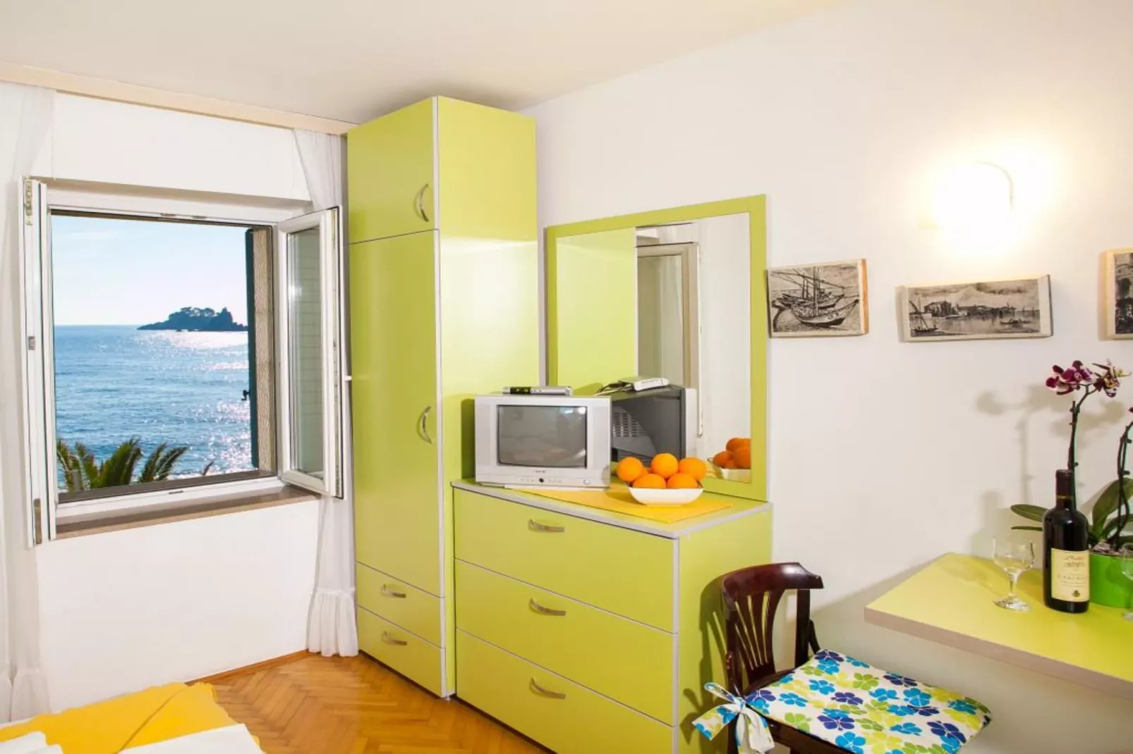 Comfortable Stay with Sea View in Petrovac - Standard Studio with Shared Balcony 1