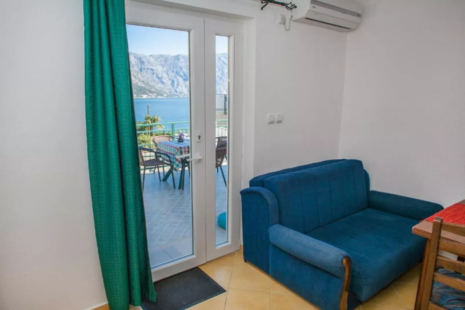 Charming Seaside Escape in Kotor - One Bedroom Apartment with Sea View 2