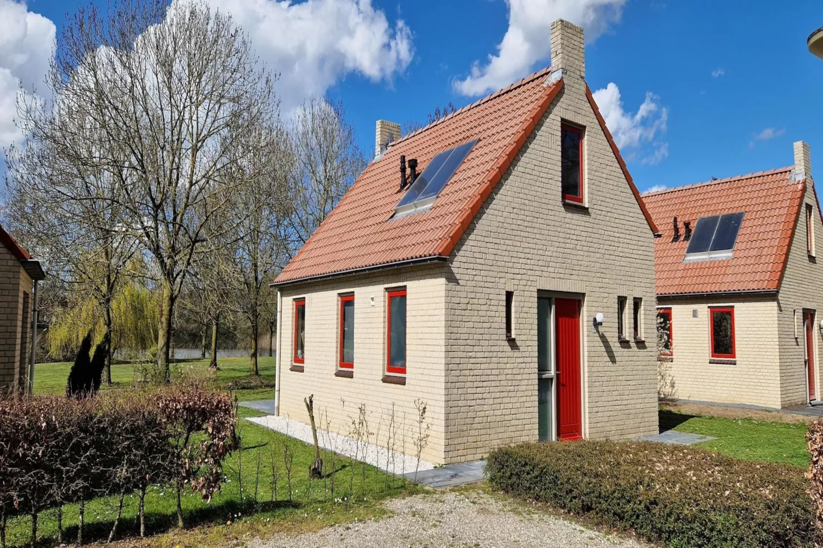 6 - Persons Lakeside Child-friendly Bungalow