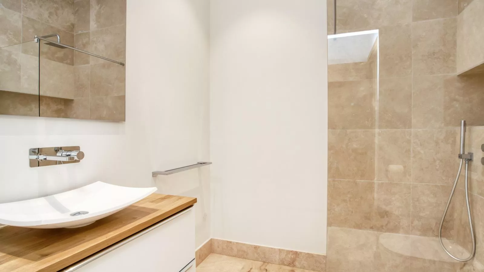 La Sapinière-Bathroom