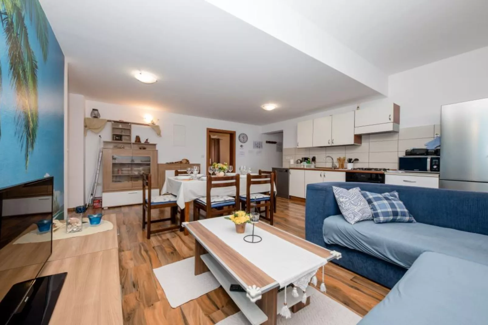 Three Bedroom Apartment with Terrace 2