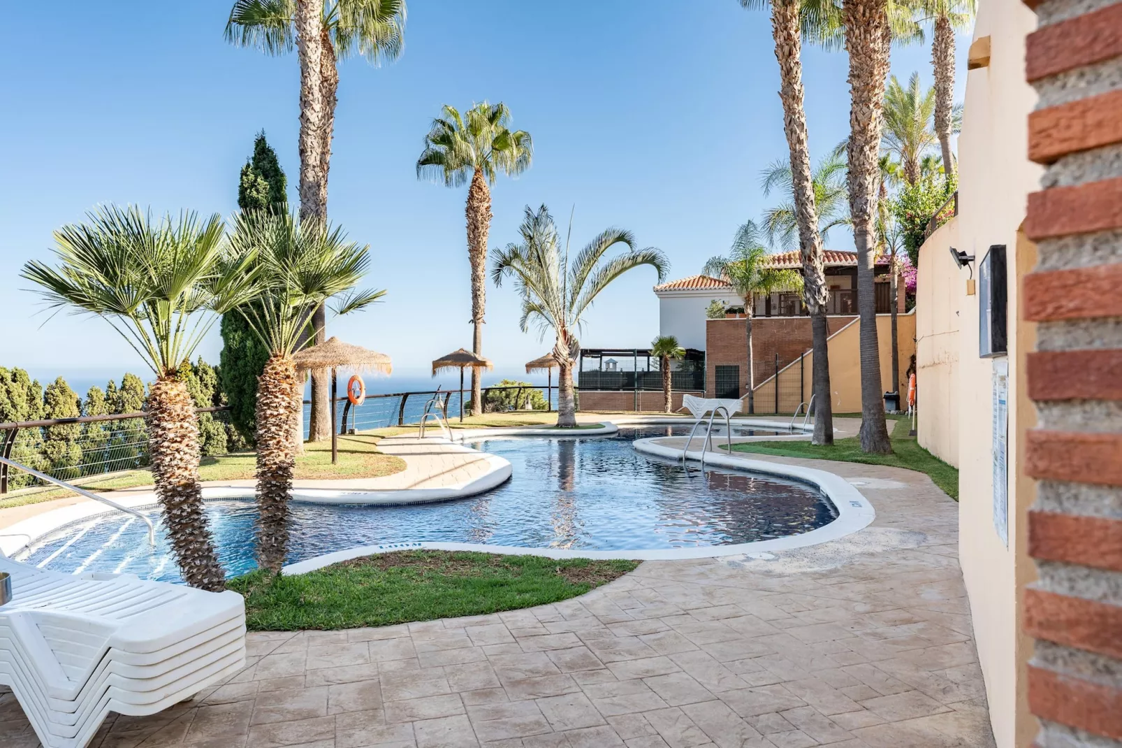 CT 337 GR - Faro's Fuente Almuñecar Apartment - Seaviews