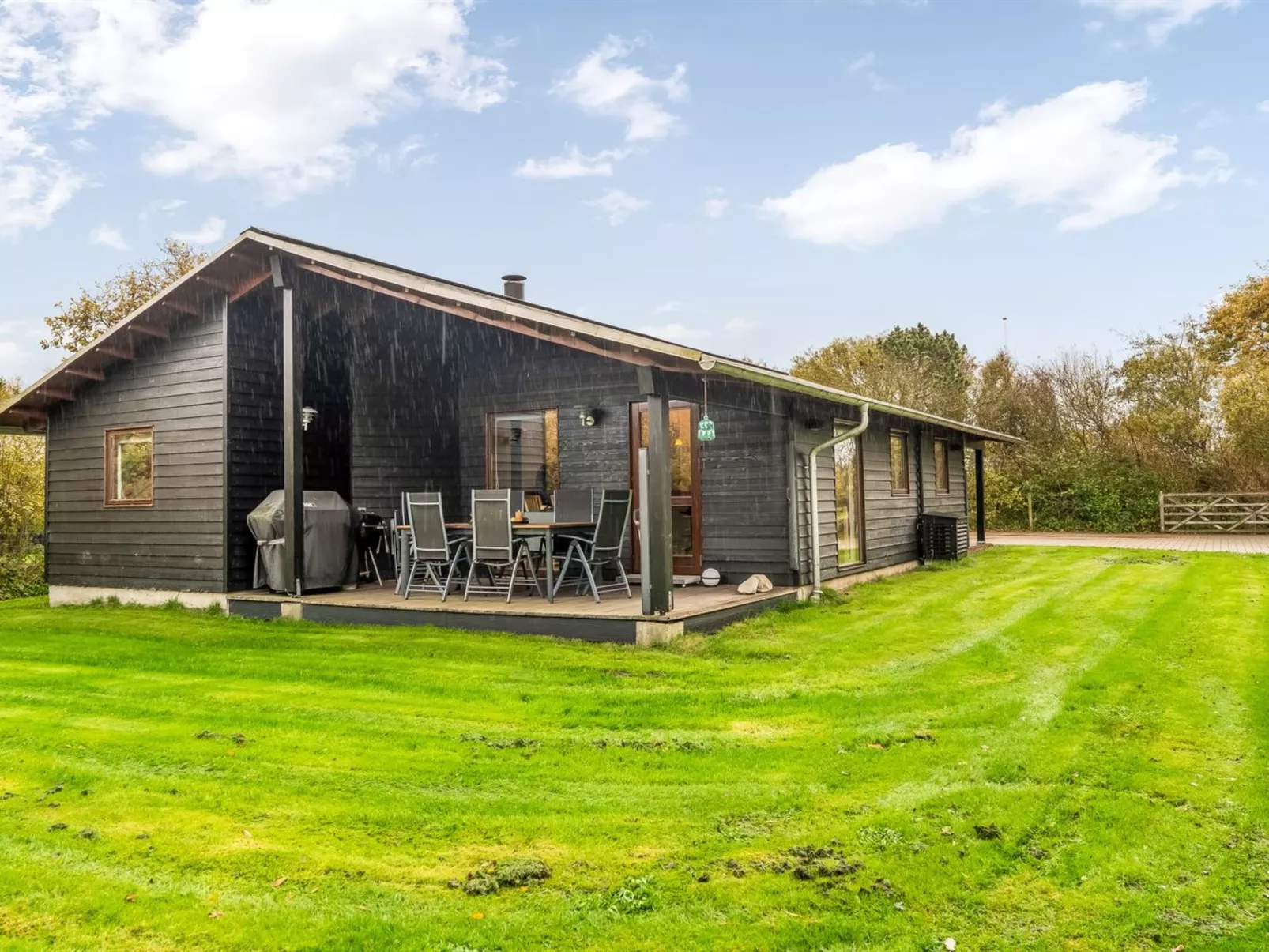 "Jaane" - 250m to the fjord