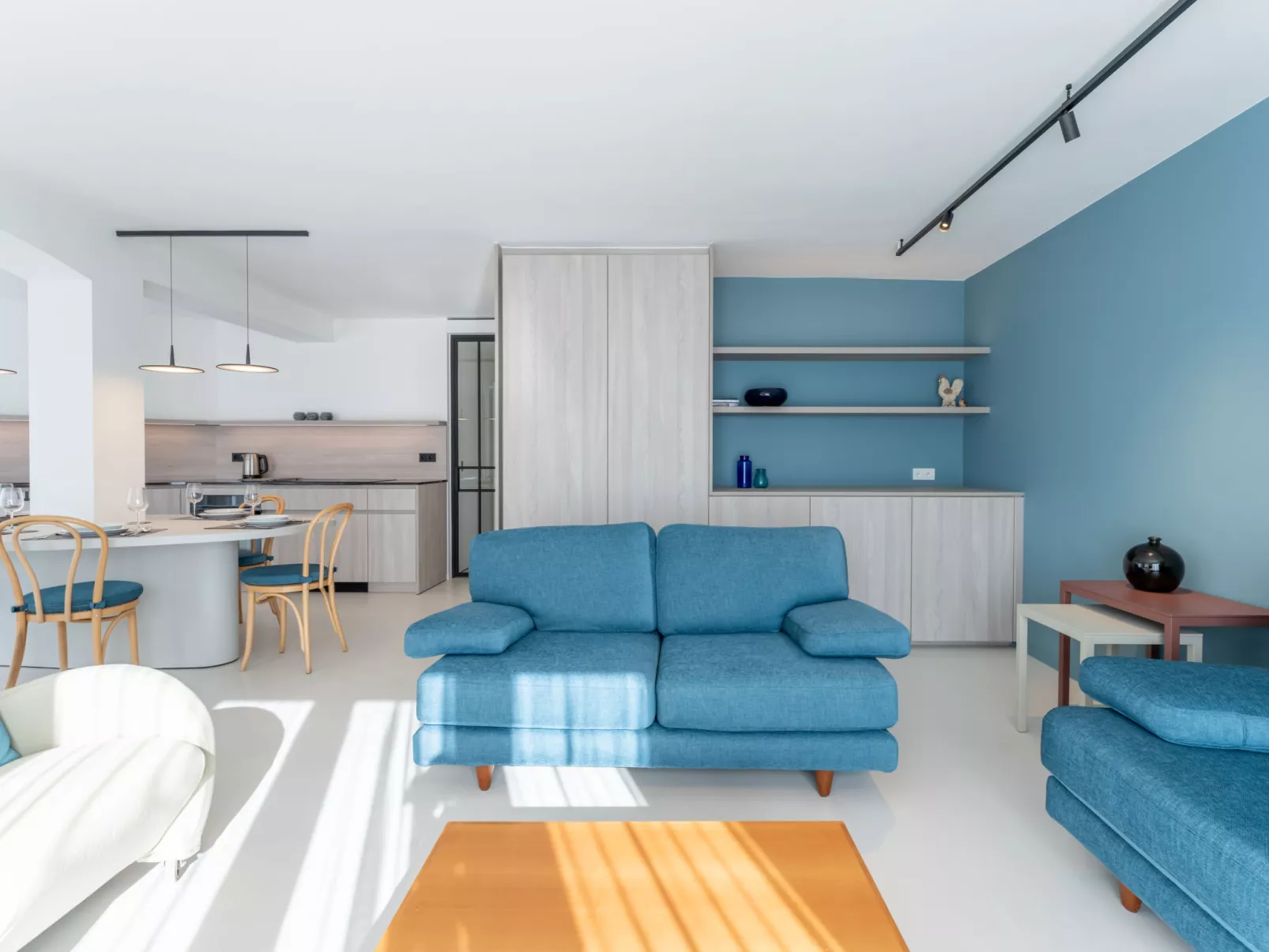 Marie Antoinette close by the sea