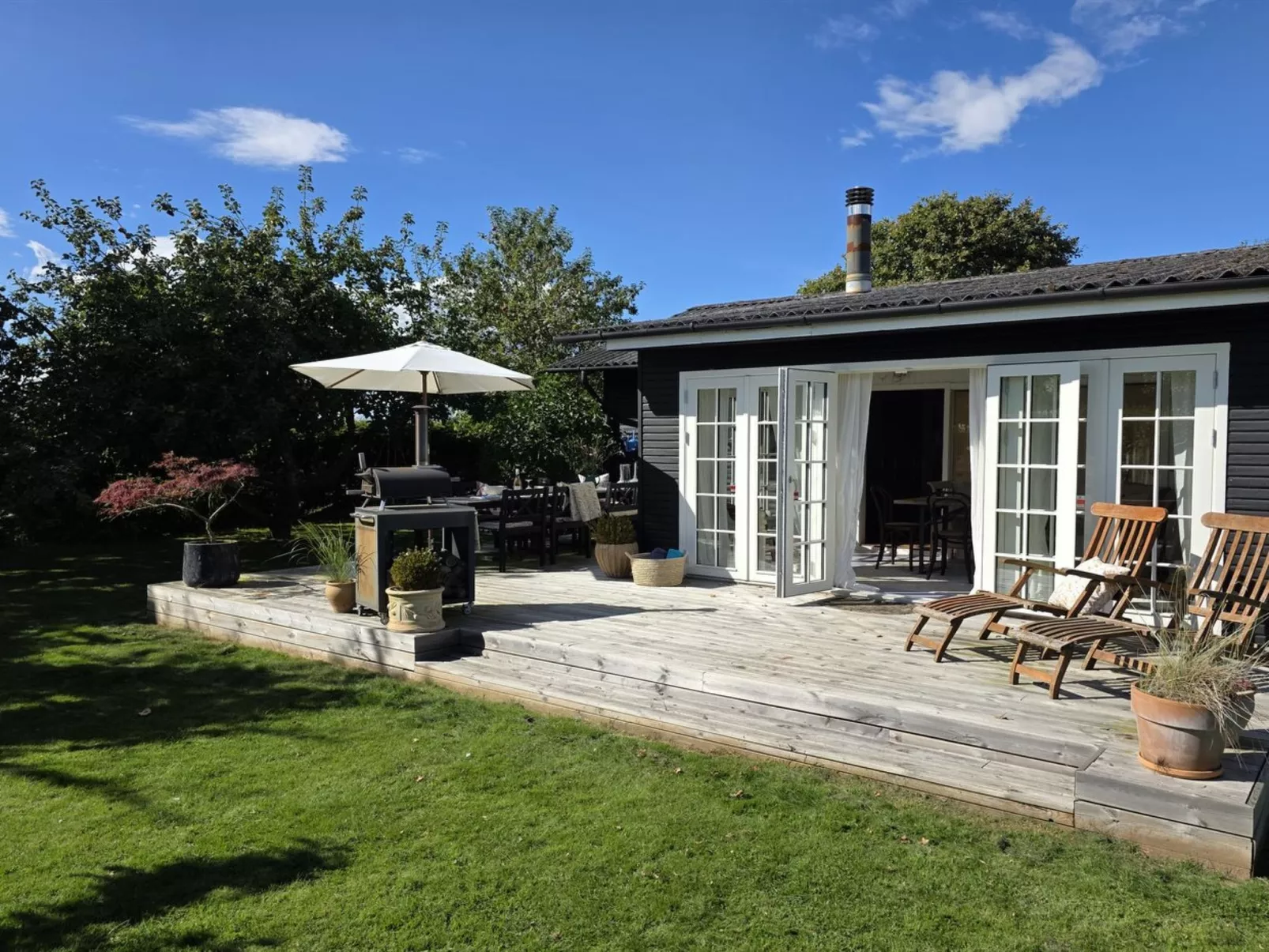 "Yvette" - 350m from the sea