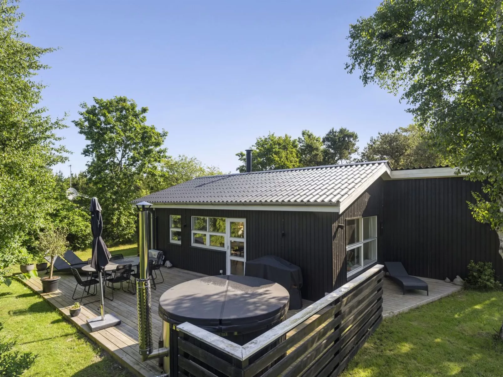 "Elaina" - 290m from the sea