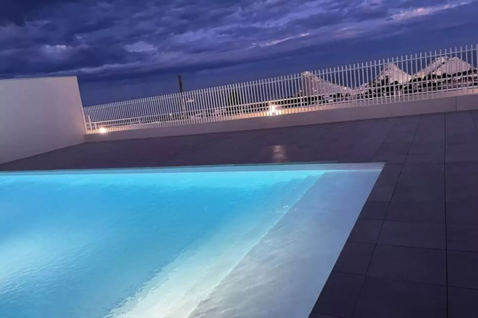 Studio Moderne - Terrasse - Piscine