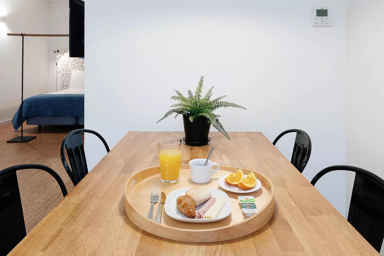 Cashmere Nightlife Studio 102