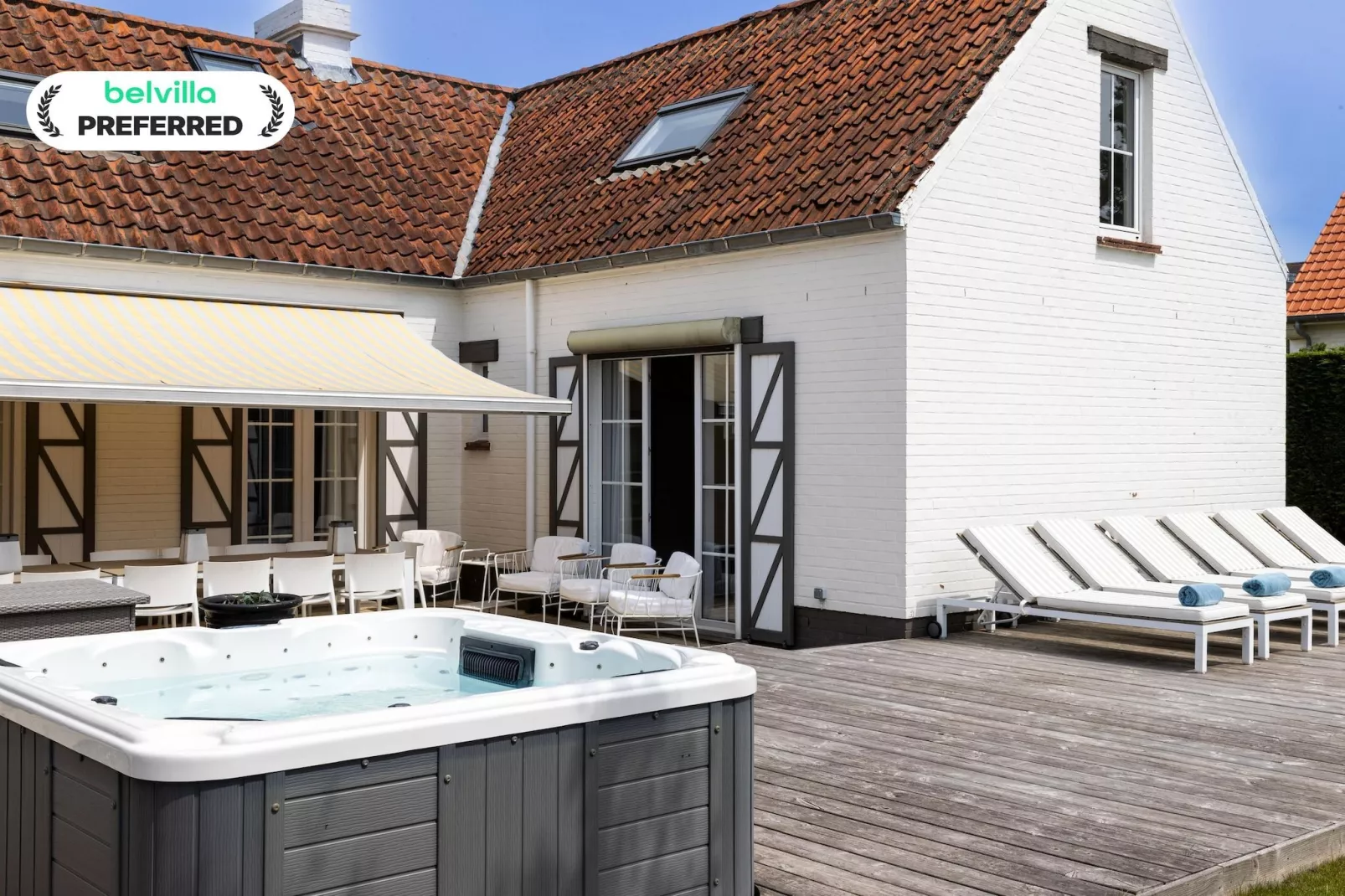 Villa Petunias-Exterior in summer