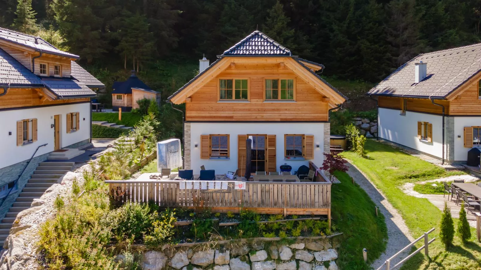 Ahorn Mountainlodge-Außenbereich Sommer