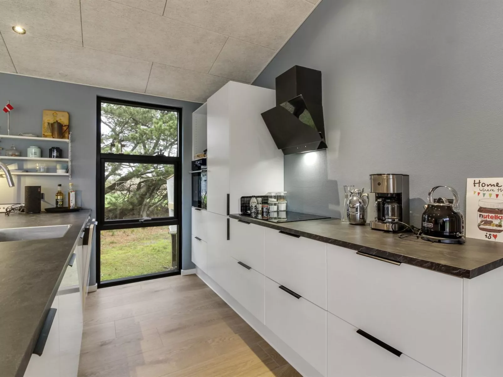 "Tatania" - 800m from the sea