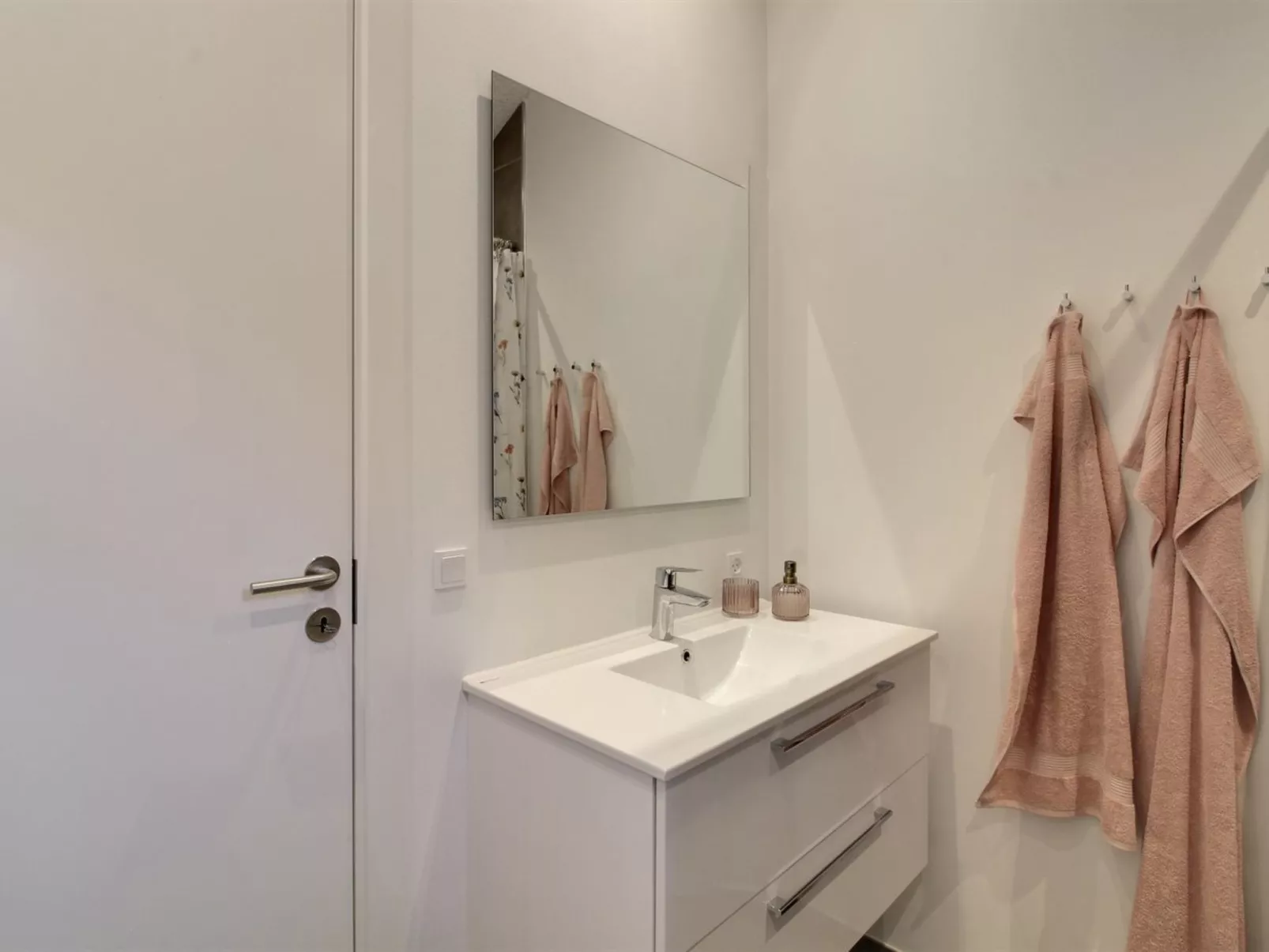 "Anuk" - 2.3km from the sea