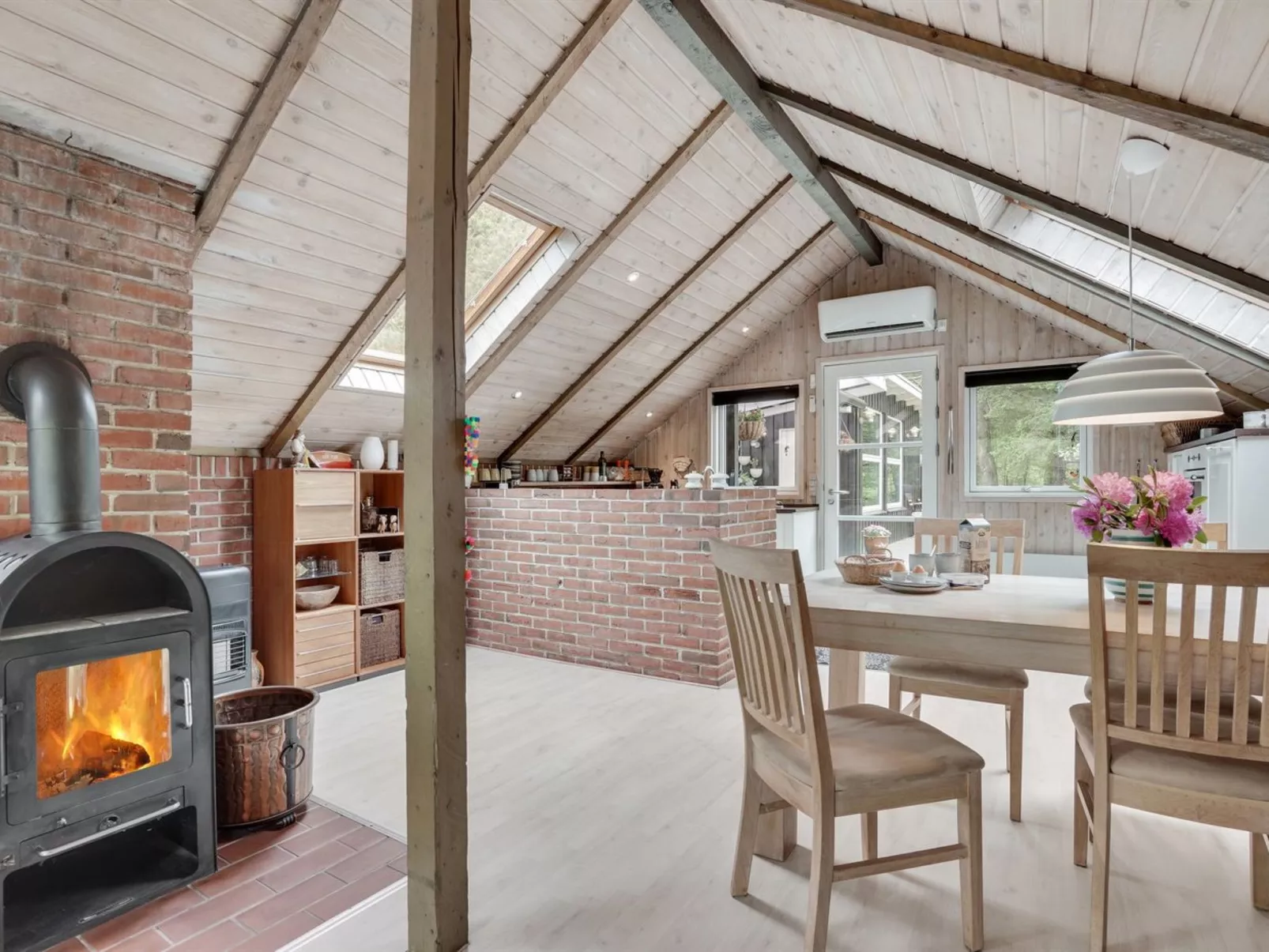 "Yonna" - 400m from the sea