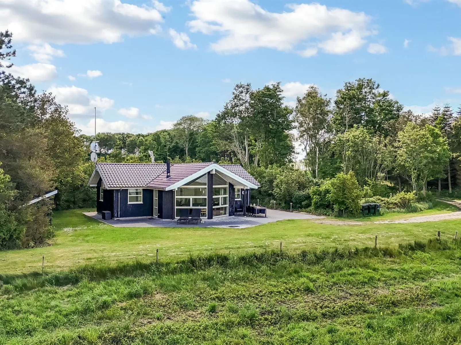 "Thorman" - 75m from the sea