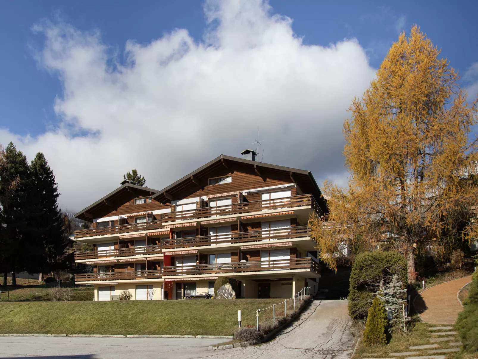 Beau Site No 21-Dehors