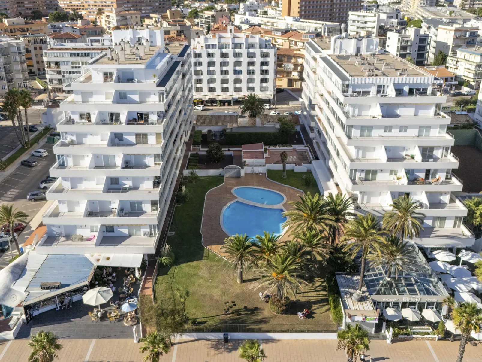 Roses Holiday Center-Dehors