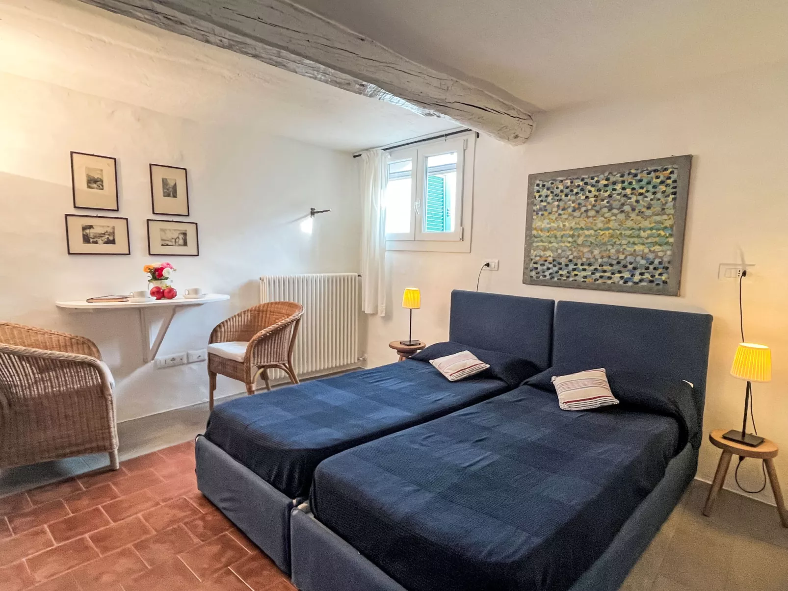 Bella Vista (DOL284)-Inside