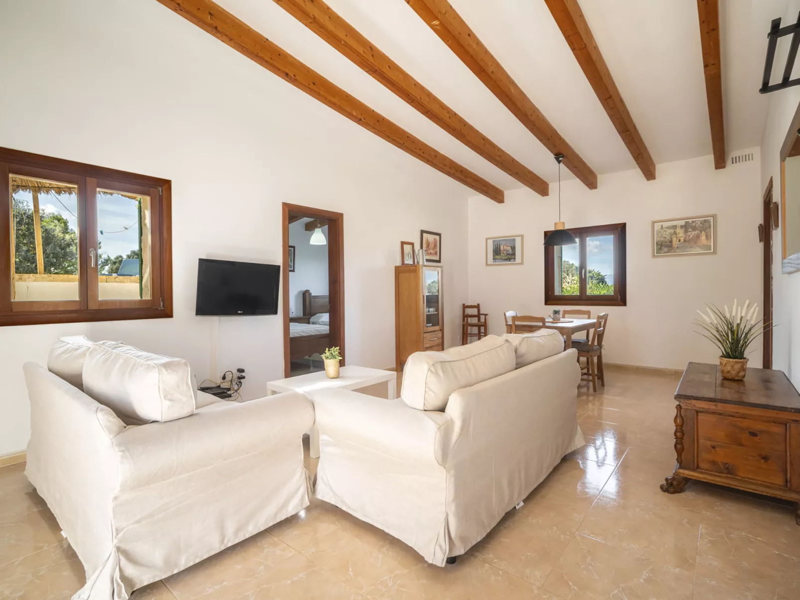 Son Ulari Petit-Inside