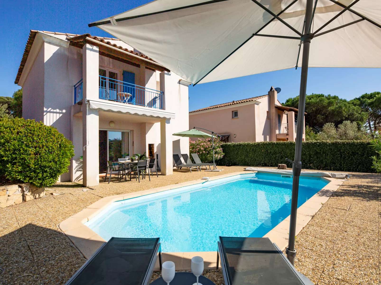 Le Mas d'Esquières 7-Outside