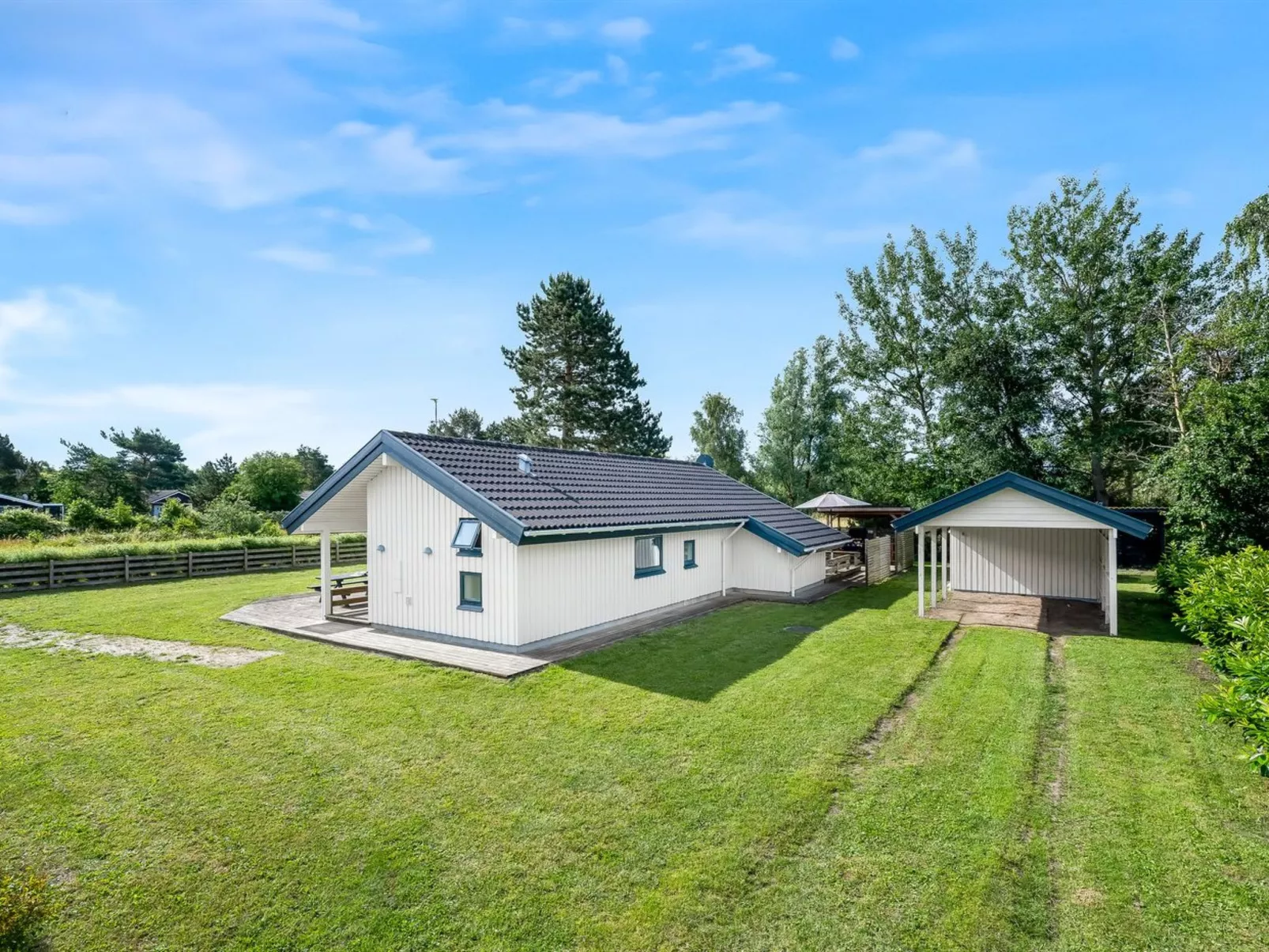 "Truls" - 800m from the sea