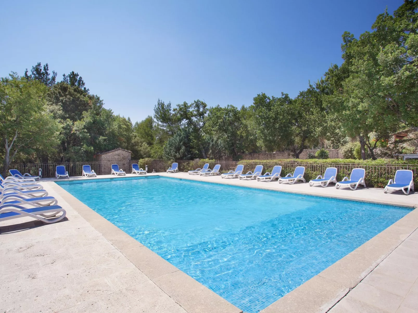 Odalys Référence La Bastide des Chênes-Draußen