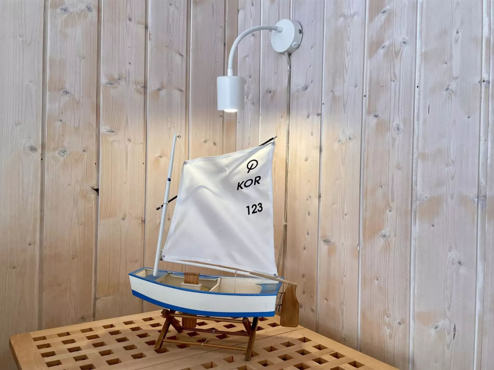 "Ely" - 300m from the sea