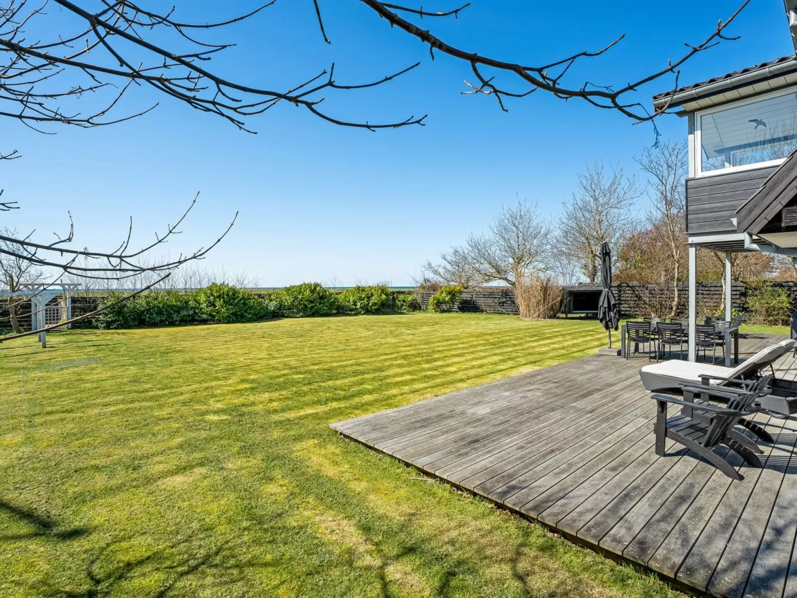 "Esme" - 30m from the sea