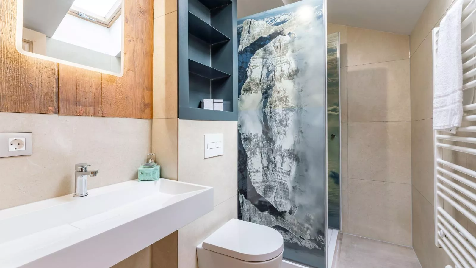 Biber Art Apartment 1 Small-Bathroom