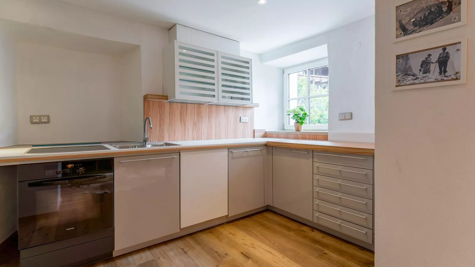 Biber Art Apartment 2 Small-Kitchen