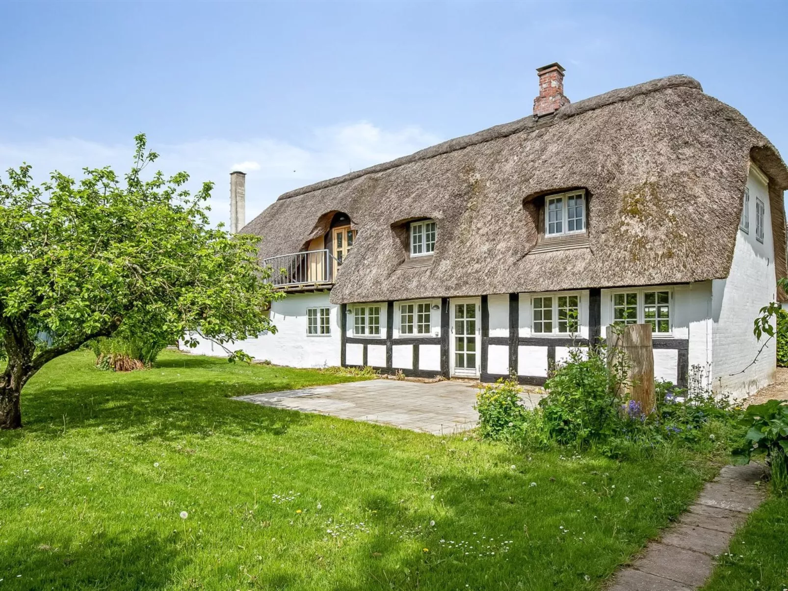 "Ienngelild" - 1km to the fjord