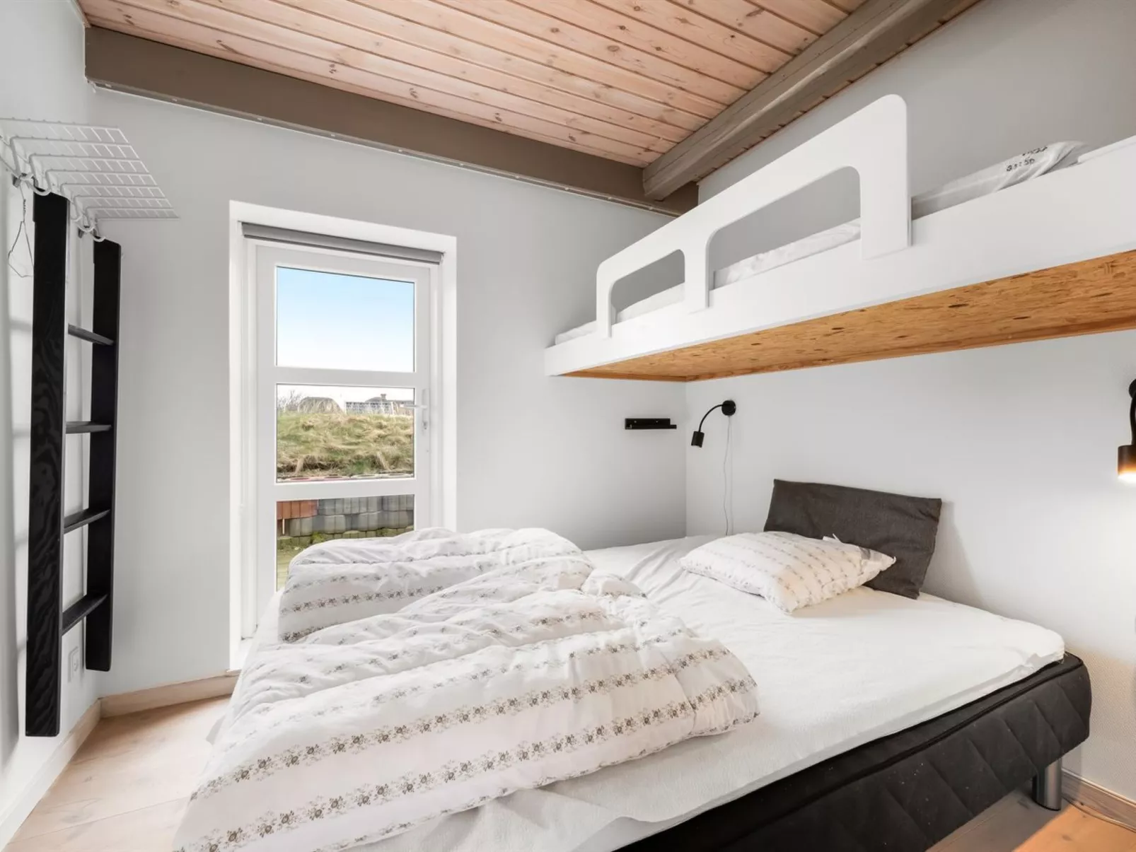 "Nafne" - 1.2km from the sea