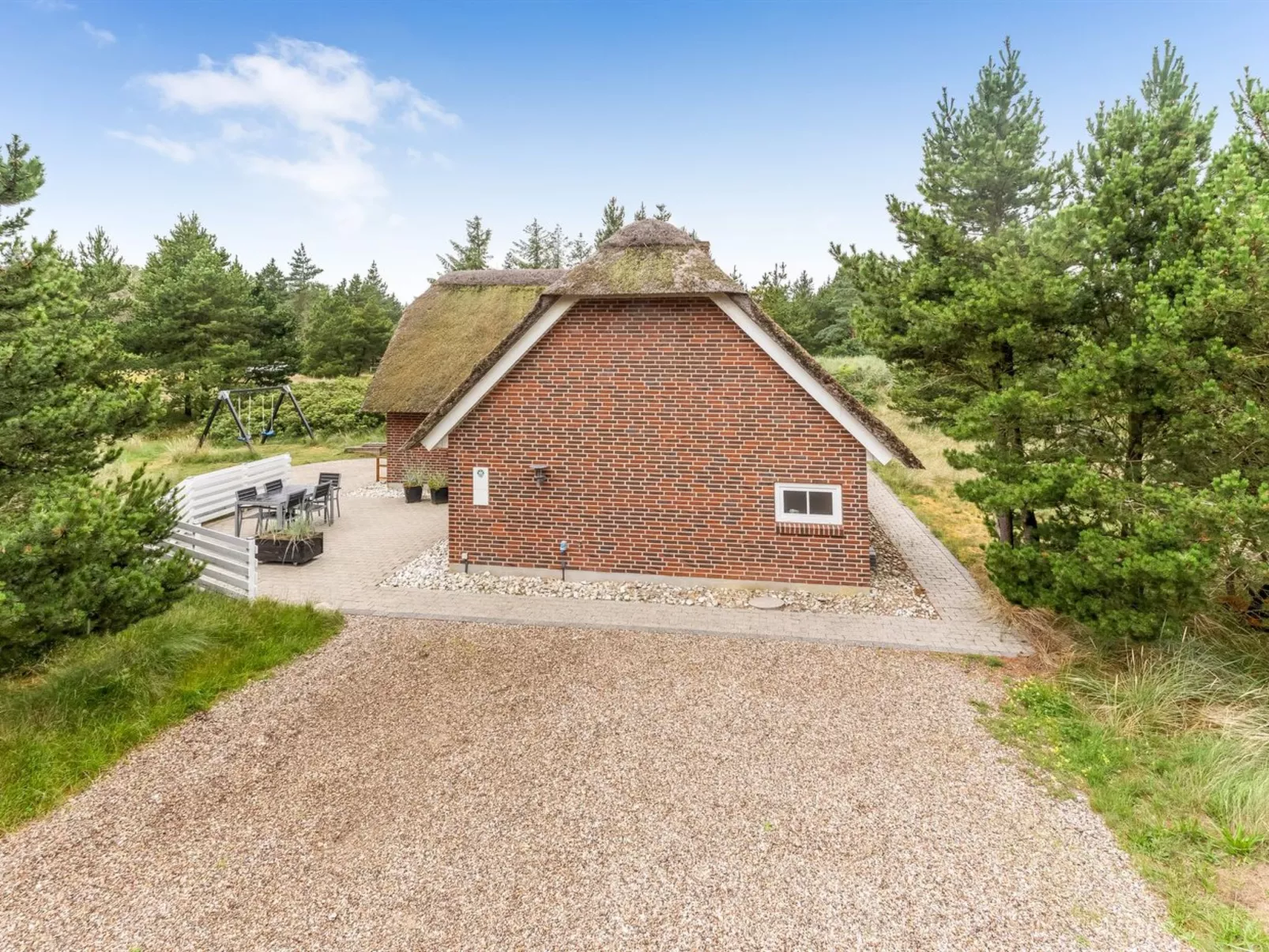 "Ronna" - 2.2km from the sea