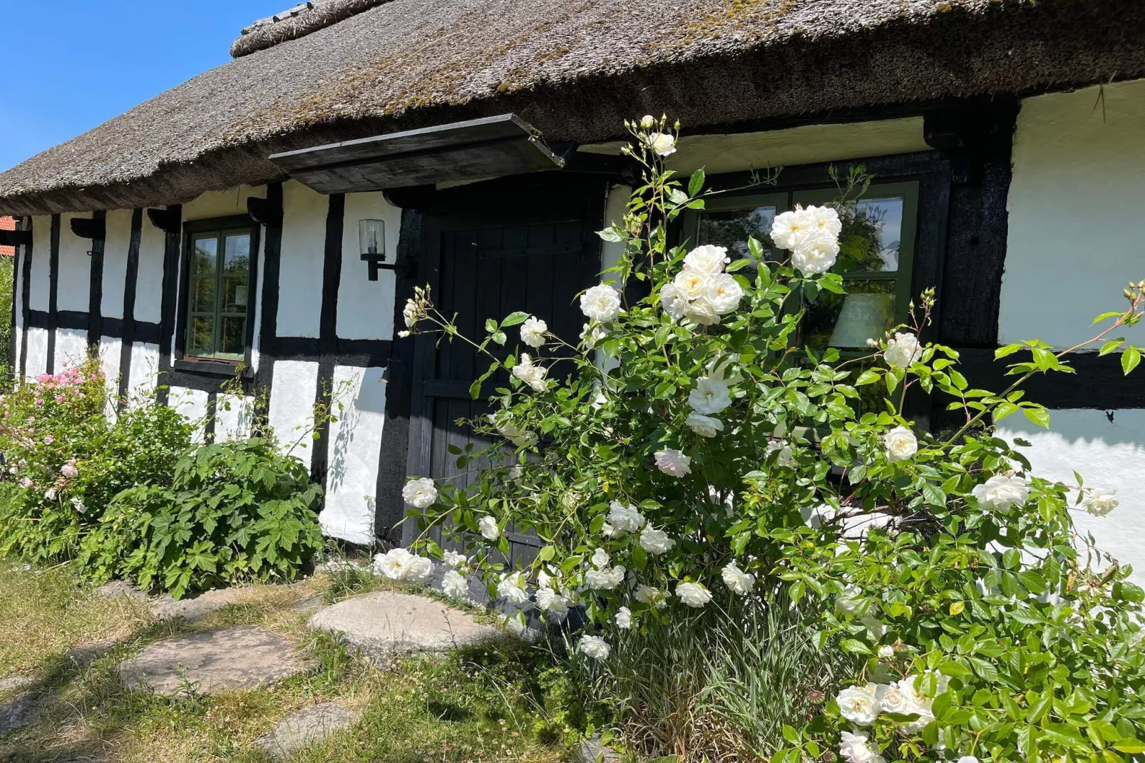 Timber Cottage with Rustic Charm