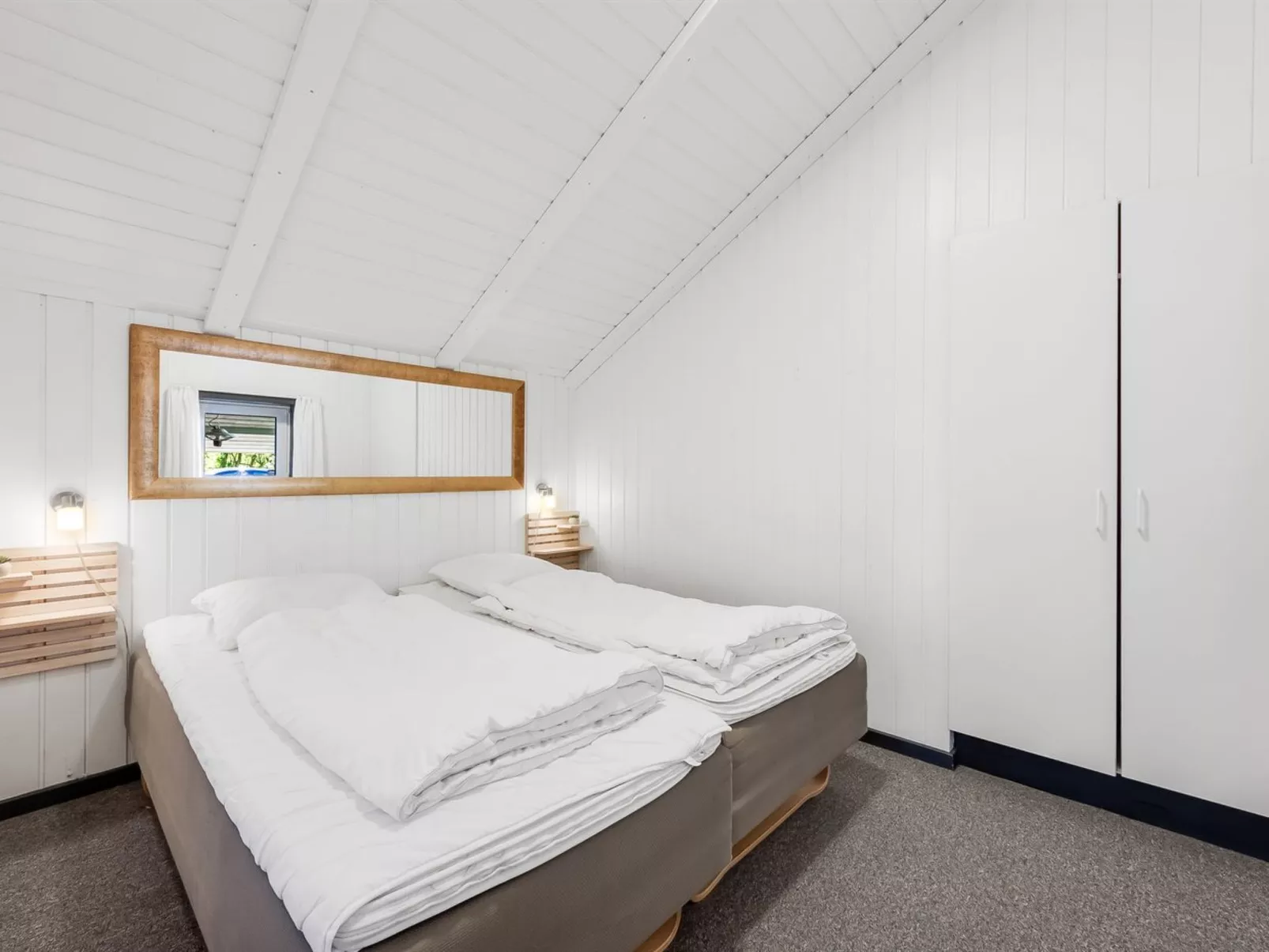 "Aage" - 1.7km from the sea