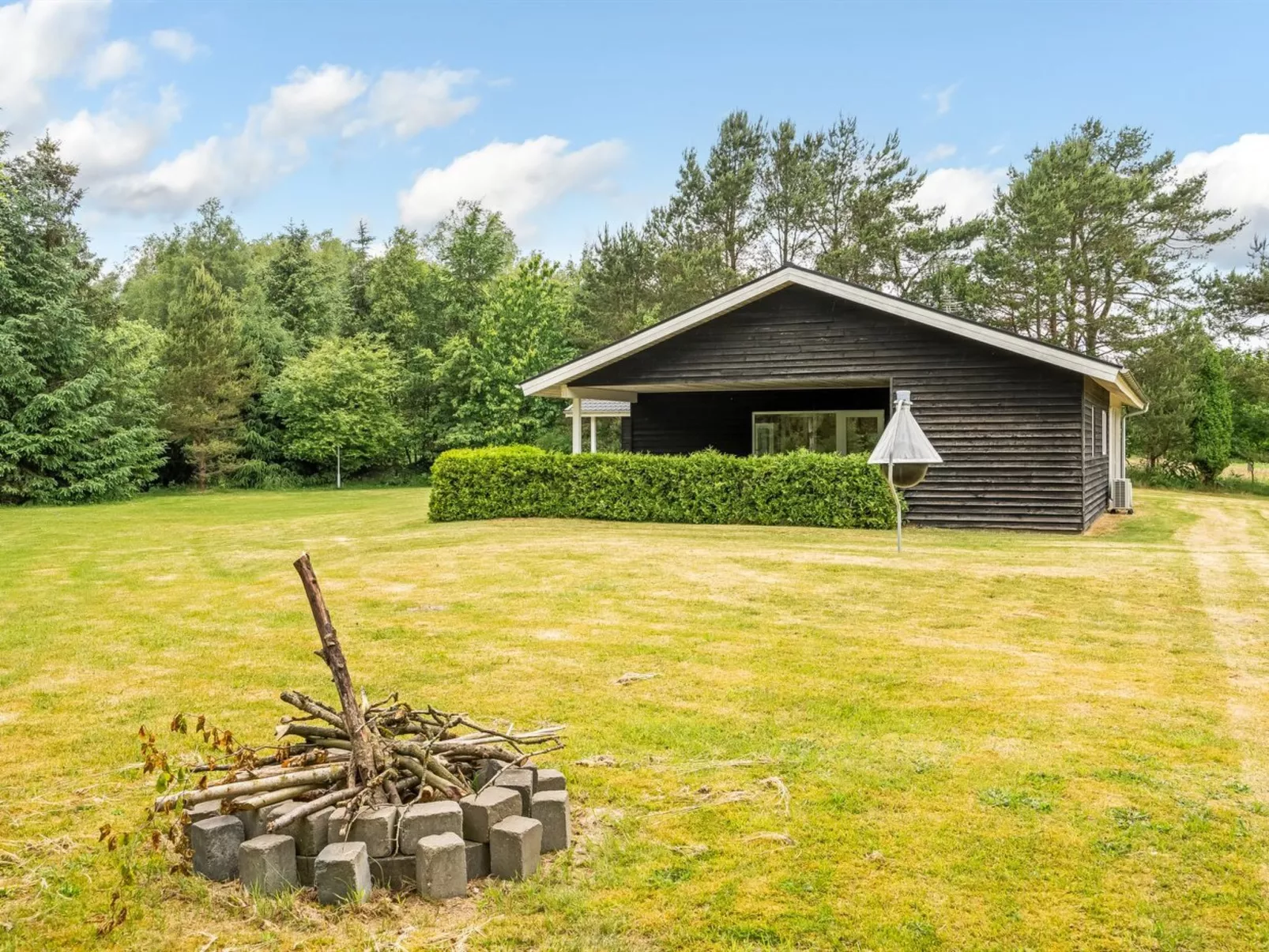 "Ara" - 1.4km from the sea