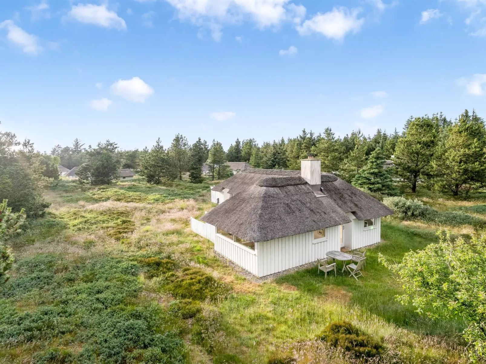 "Elenor" - 1.1km from the sea