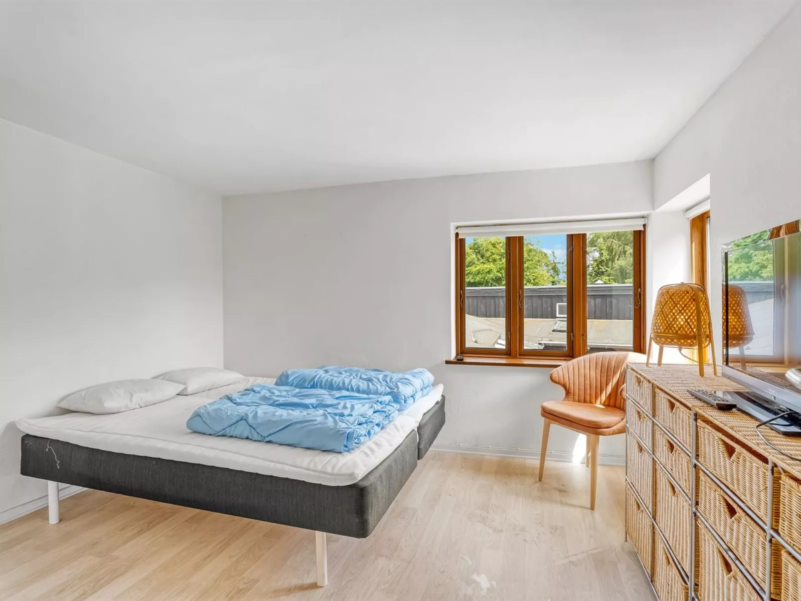 "Henkil" - 175m from the sea