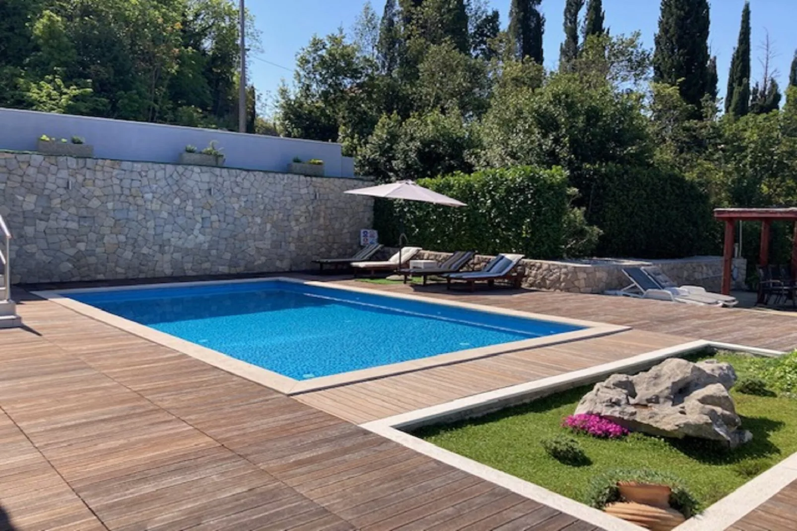 Villa Oasis Cypress - Three Bedroom Villa with Terrace and Swimming Pool-Schwimmbad