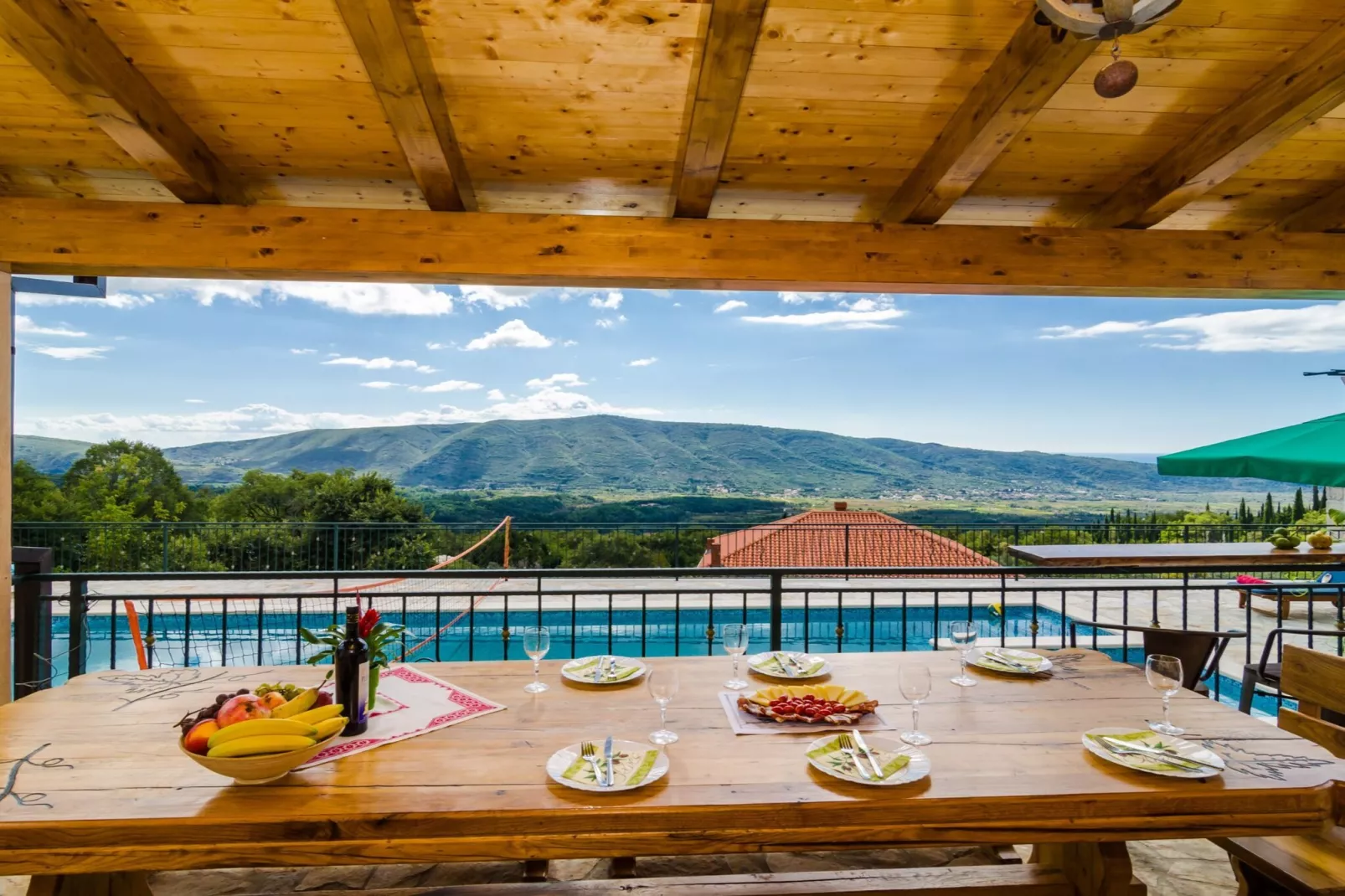 Villa Falcon Rook - Four-Bedroom Villa with Terrace and Swimming Pool-Salle à manger